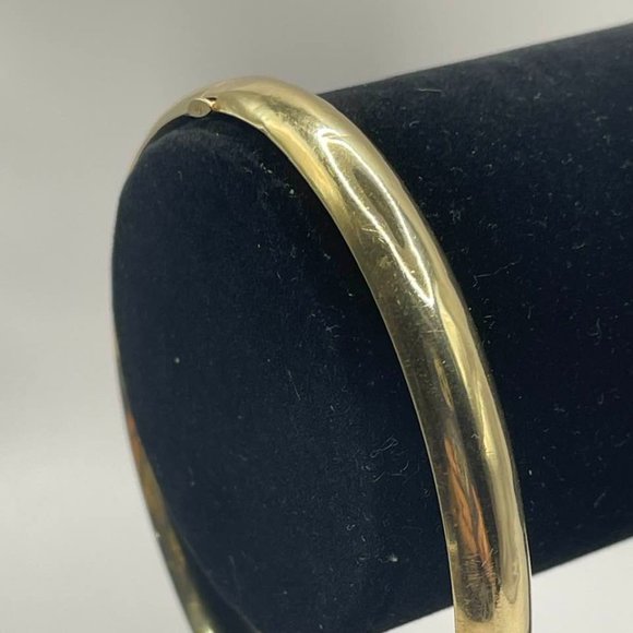 Eternalgold 14K Yellow Gold Oval Bangle Bracelet - Women - medium-large - Picture 7 of 16
